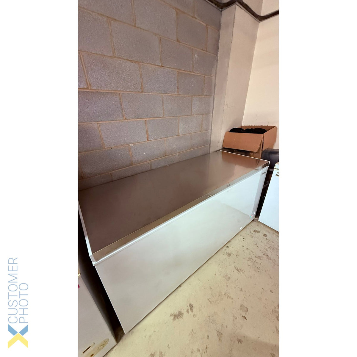 Commercial Chest freezer Stainless Steel lid 650 litres - BD650