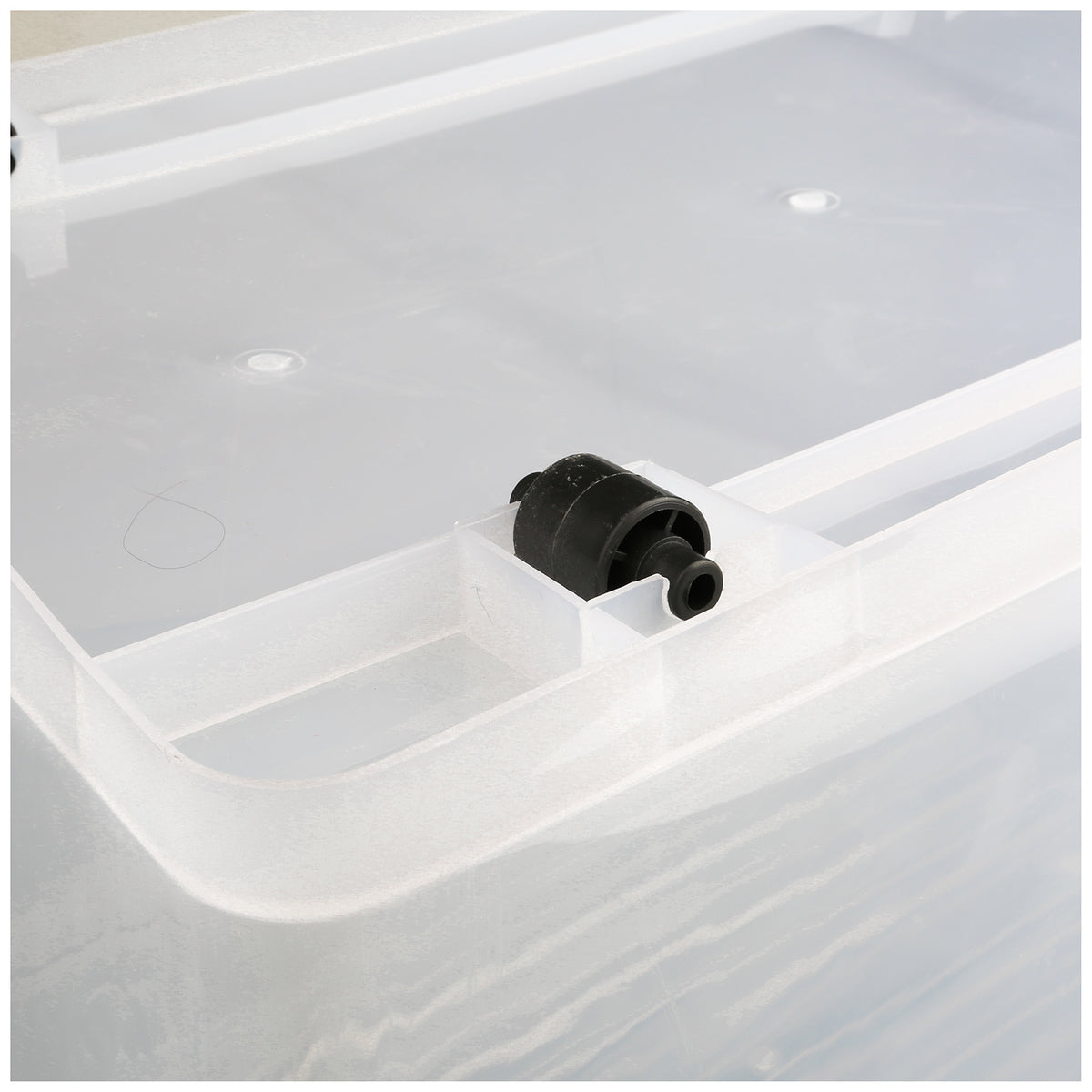 Pack of 8 Plastic Storage Box with Wheels & Lid & Clips 70 litre 630x433x355mm Polypropylene - S1070