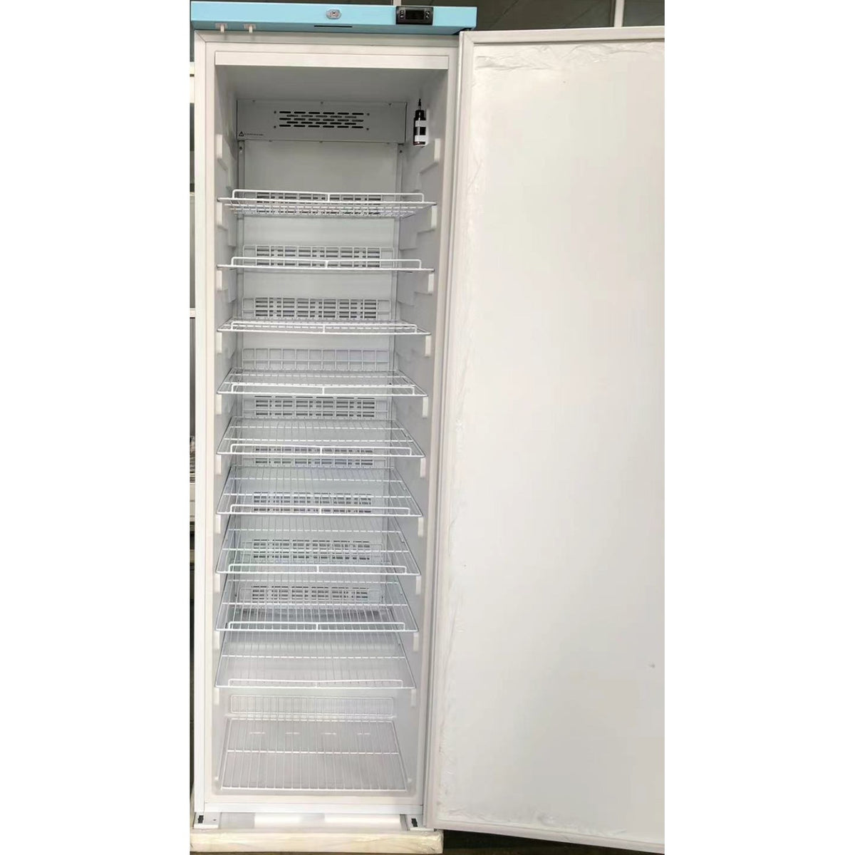 Medical Refrigerator Upright Solid door 440 Litre 5 Shelf - YC440