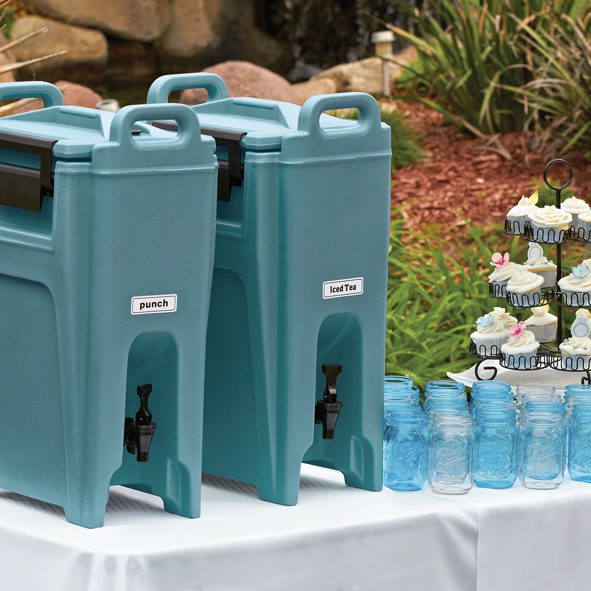 Cambro UC500401 Slate Blue Camtainer detail
