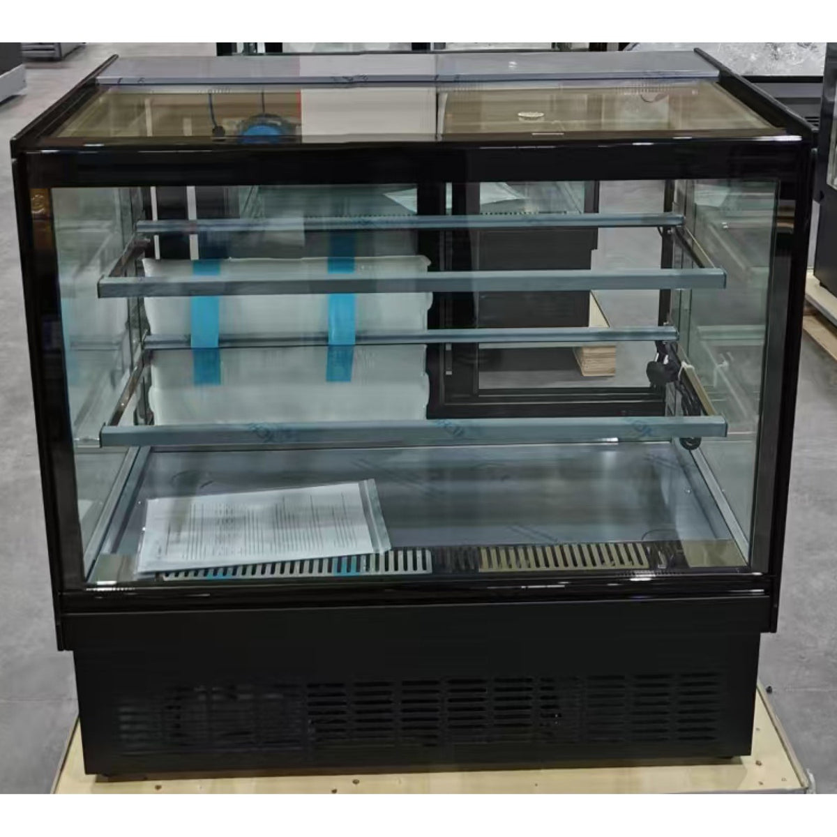 Commercial Refrigerated Display Cabinet 215L 0 to 10°C Ventilated Cooling 900 × 560 × 880mm - HL900RTD