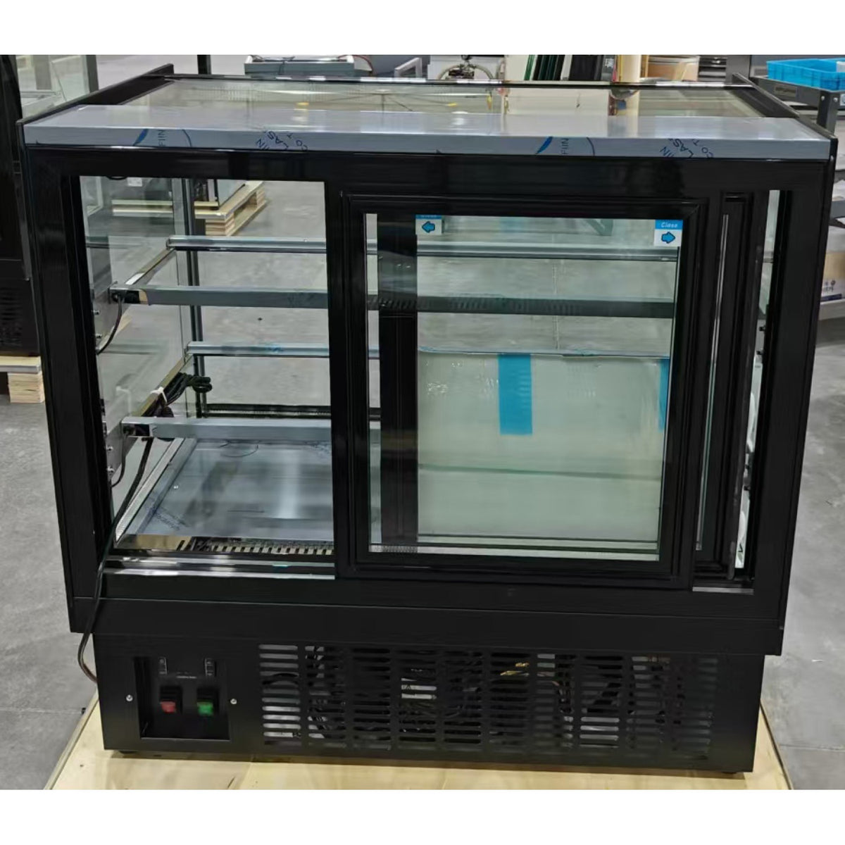 Commercial Refrigerated Display Cabinet 215L 0 to 10°C Ventilated Cooling 900 × 560 × 880mm - HL900RTD