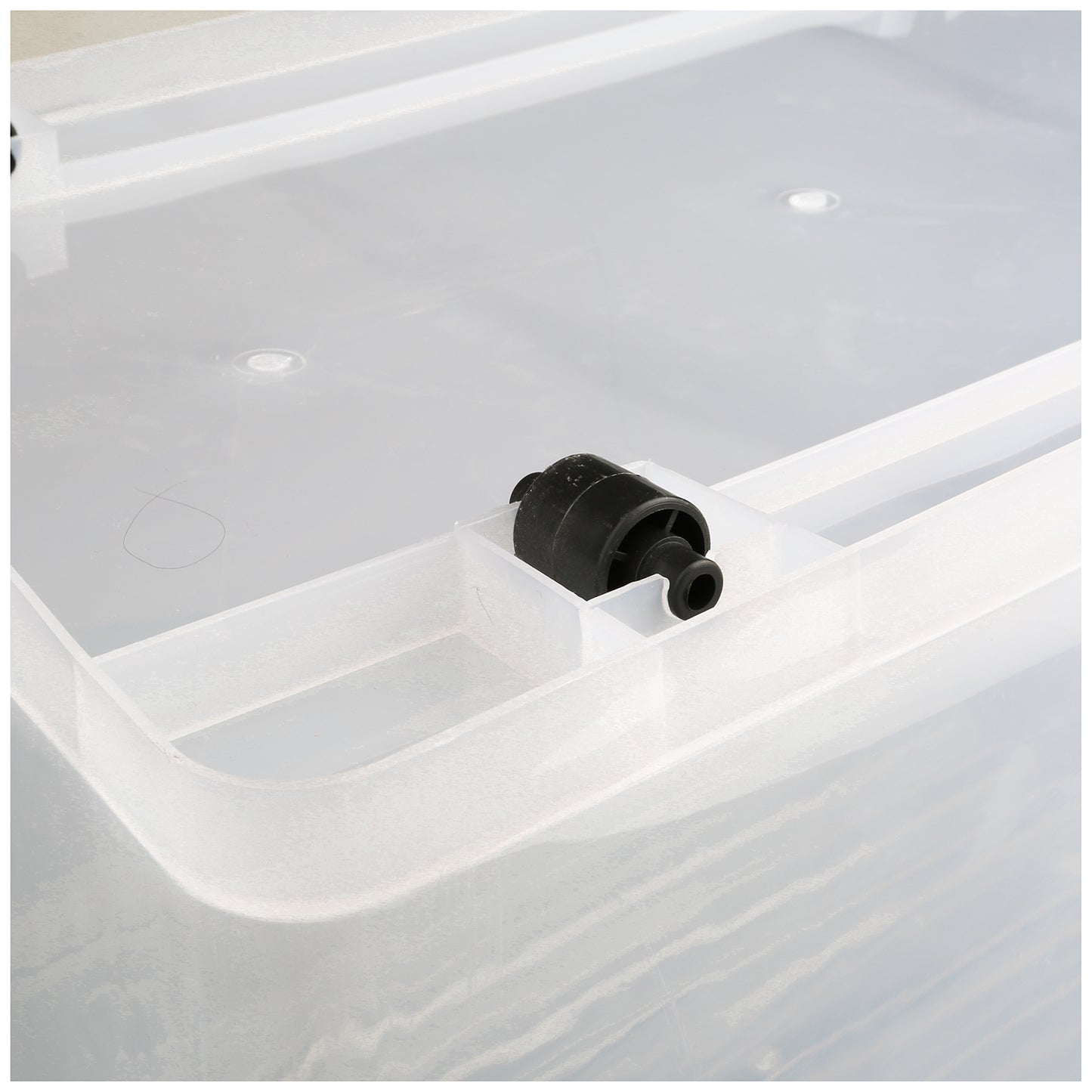 Pack of 8 Plastic Storage Box with Wheels & Lid & Clips 70 litre 630x433x355mm Polypropylene - S1070